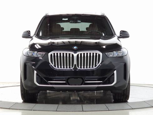 Used 2026 BMW X5 xDrive40i w/ Parking Assistance Package AWD/4WD image 2