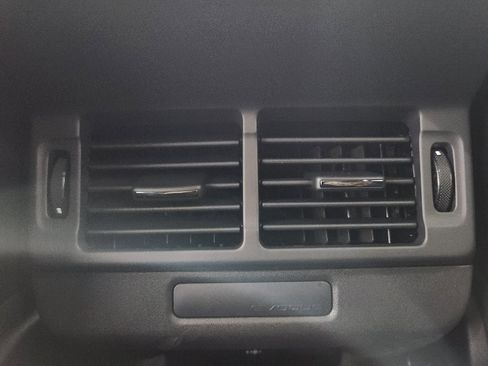 Used 2025 Land Rover Range Rover Evoque Dynamic SE image 36