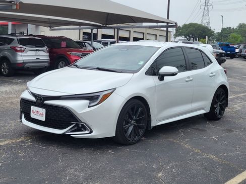 Used 2025 Toyota Corolla XSE FWD image 8