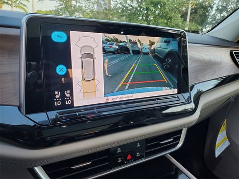 New 2026 Volkswagen Atlas SE image 10