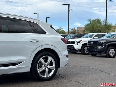 Used 2019 Audi e-tron Premium Plus AWD/4WD image 10