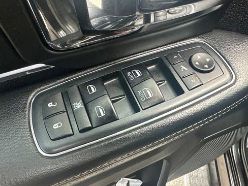 Used 2017 RAM 1500 Laramie w/ Convenience Group AWD/4WD image 16