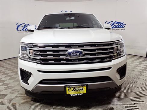 Used 2021 Ford Expedition XLT image 3