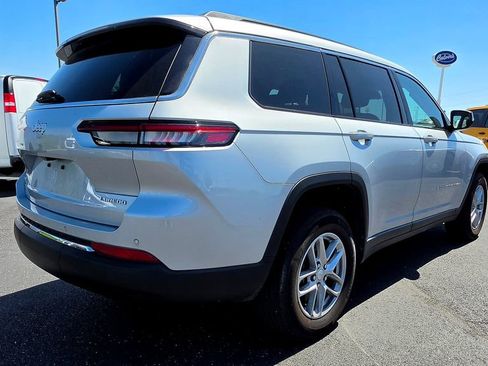 Used 2024 Jeep Grand Cherokee L Laredo AWD/4WD image 12