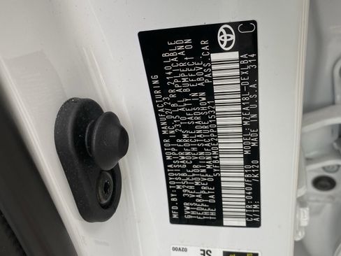 Used 2023 Toyota Corolla LE image 23