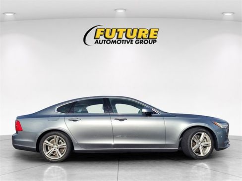 Used 2017 Volvo S90 T5 Momentum w/ Vision Package image 3