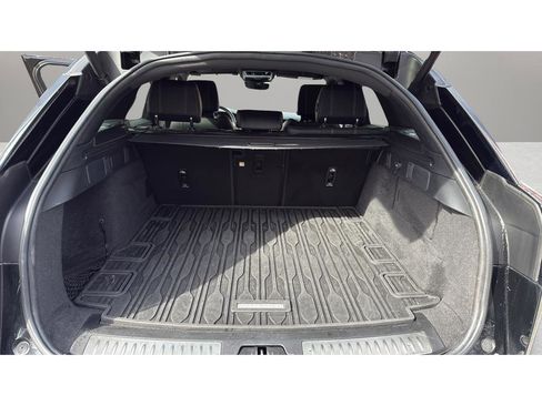 Used 2021 Land Rover Range Rover Velar R-Dynamic S image 17