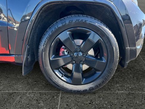 Used 2015 Jeep Grand Cherokee Altitude AWD/4WD image 9