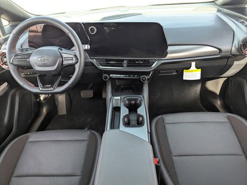 Used 2025 Chevrolet Equinox EV RS image 17