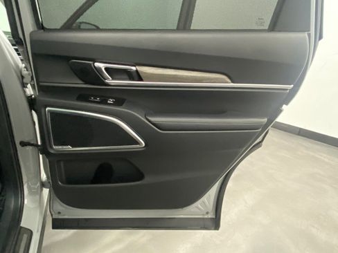 Used 2022 Kia Telluride SX w/ SX Prestige Package image 41