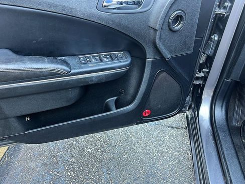 Used 2014 Dodge Charger SXT RWD image 25