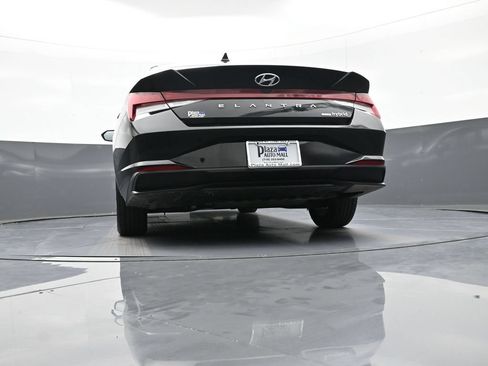 Certified 2023 Hyundai Elantra Blue FWD image 30
