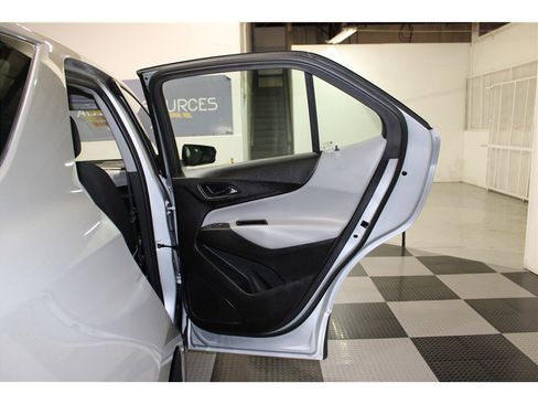 Used 2019 Chevrolet Equinox LS image 22