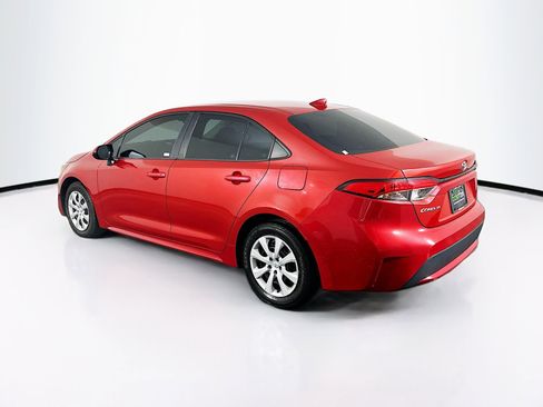 Used 2021 Toyota Corolla LE image 5