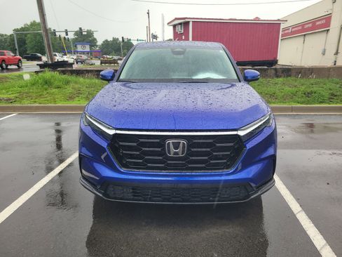Used 2023 Honda CR-V EX image 2