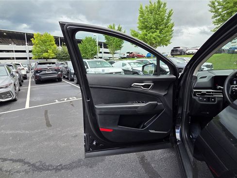 Certified 2026 Kia Sportage LX FWD image 13
