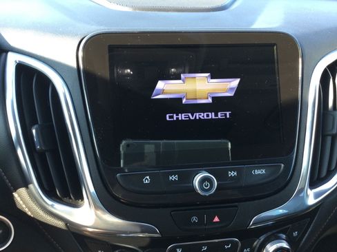 Used 2024 Chevrolet Equinox Premier AWD/4WD image 19