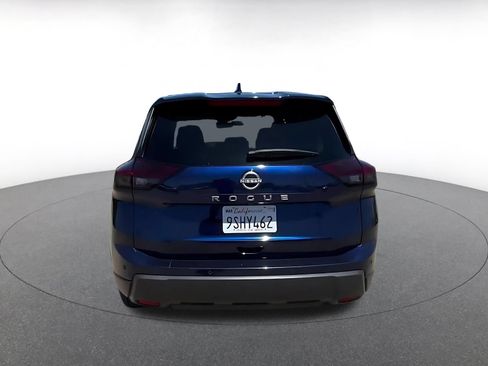 Used 2025 Nissan Rogue SV FWD image 12
