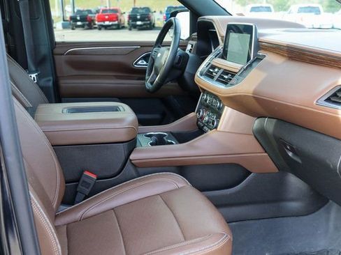 Used 2024 Chevrolet Tahoe High Country AWD/4WD image 23