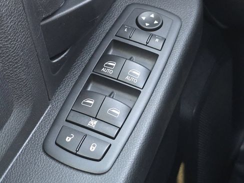 Used 2017 RAM 1500 Express AWD/4WD image 31