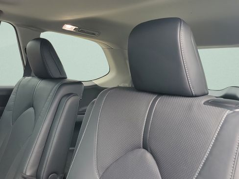 Certified 2024 Toyota Grand Highlander AWD image 13