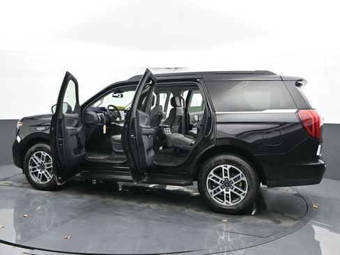 New 2026 Ford Expedition Active image 52