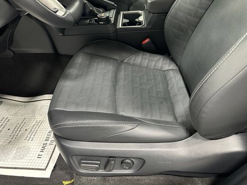 Used 2025 Toyota 4Runner TRD Off-Road Premium AWD/4WD image 13