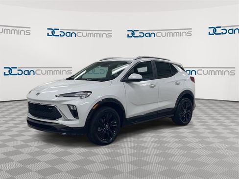 Used 2024 Buick Encore GX Sport Touring w/ Comfort Package image 4