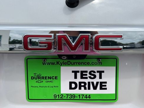 Used 2021 GMC Acadia Denali w/ Denali Technology Package FWD image 7