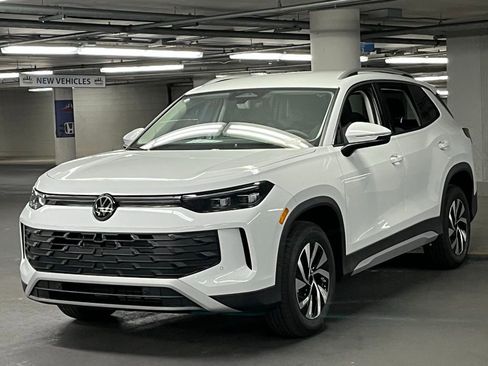 New 2026 Volkswagen Tiguan S AWD/4WD image 3