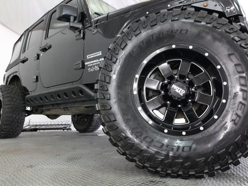 Used 2017 Jeep Wrangler Unlimited Sport w/ Quick Order Package 23S AWD/4WD image 17