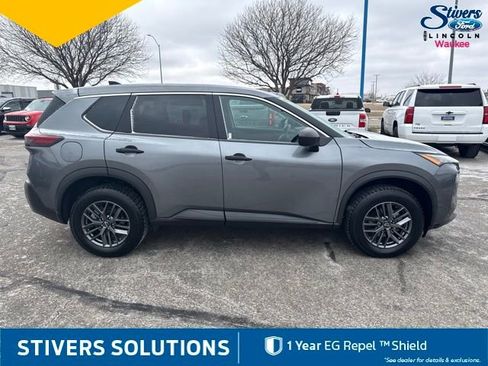 Used 2023 Nissan Rogue S image 4