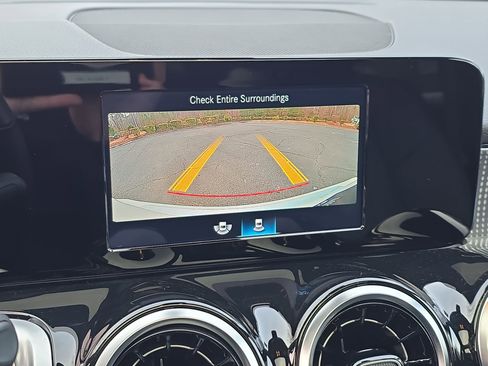 Certified 2023 Mercedes-Benz GLB 250 image 21