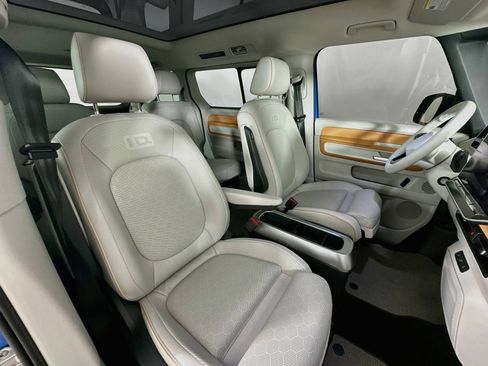 Used 2025 Volkswagen ID. Buzz 1st Edition AWD/4WD image 46
