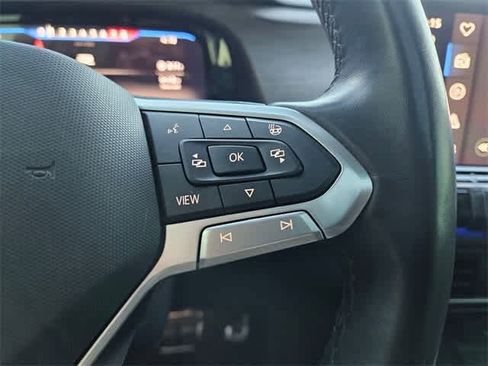 Used 2024 Volkswagen Atlas SEL Premium R-Line image 18