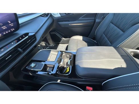 Certified 2025 Buick Enclave Avenir w/ Super Cruise Package AWD/4WD image 20