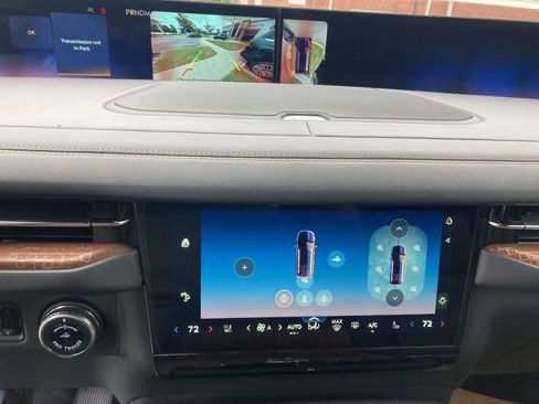 New 2025 Lincoln Navigator L Black Label image 24