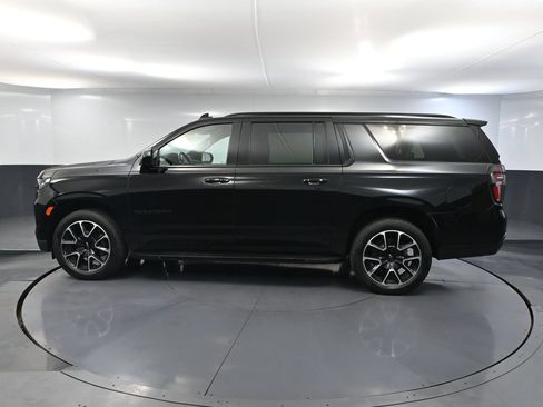 Used 2023 Chevrolet Suburban RST AWD/4WD image 7