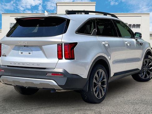 Used 2022 Kia Sorento SX Prestige AWD/4WD image 2