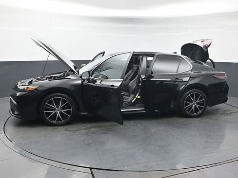 Used 2022 Toyota Camry SE w/ Carpet Mat Package (TMS) image 49