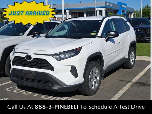 Used 2021 Toyota RAV4 LE AWD/4WD image 1