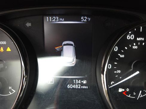 Used 2018 Nissan Rogue Sport S image 44