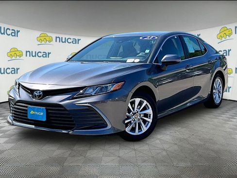 Used 2023 Toyota Camry LE FWD image 3