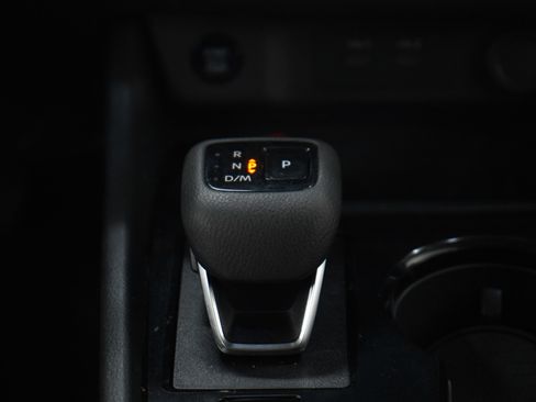 Used 2025 Nissan Rogue SV image 20