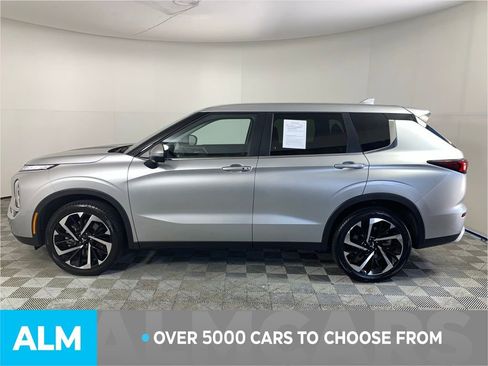Used 2024 Mitsubishi Outlander SE image 6