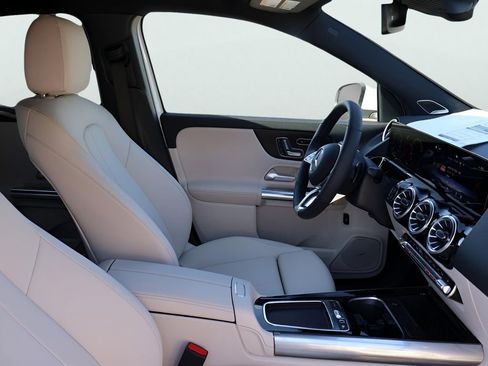 New 2026 Mercedes-Benz GLA 250 4MATIC image 10