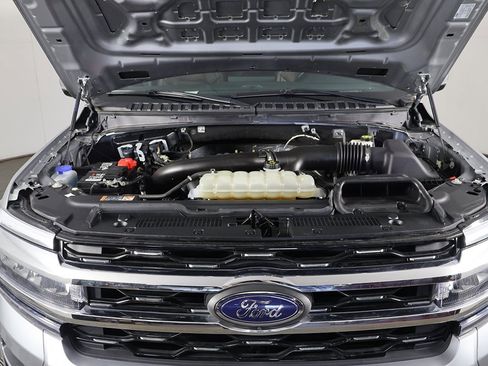 Used 2024 Ford Expedition Limited image 25