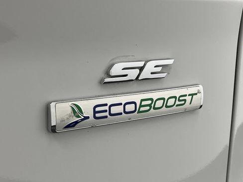 Used 2016 Ford Escape SE w/ SE Chrome Package FWD image 28
