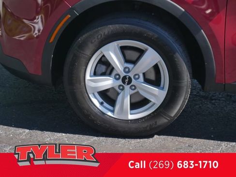 Used 2022 Kia Sorento LX AWD/4WD image 41