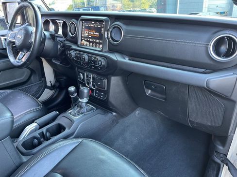 Used 2022 Jeep Wrangler Unlimited Sahara w/ Cold Weather Group image 31